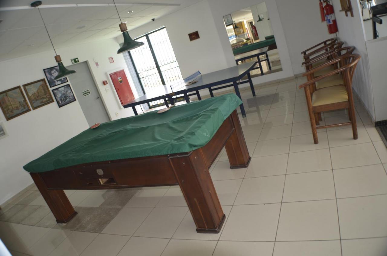 Constantino Hotel E Eventos Жуис-ди-Фора Экстерьер фото A pool table at the station