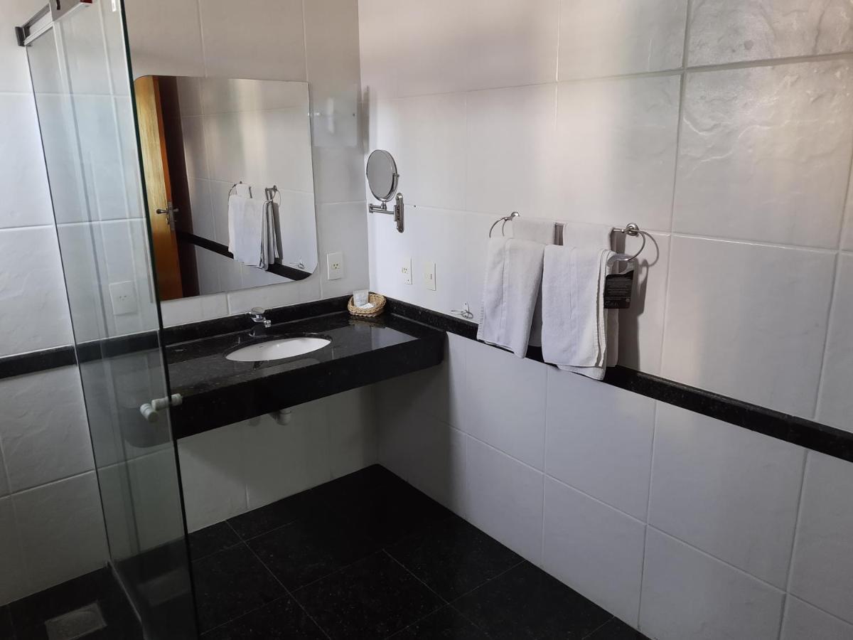 Constantino Hotel E Eventos Жуис-ди-Фора Экстерьер фото Bathroom