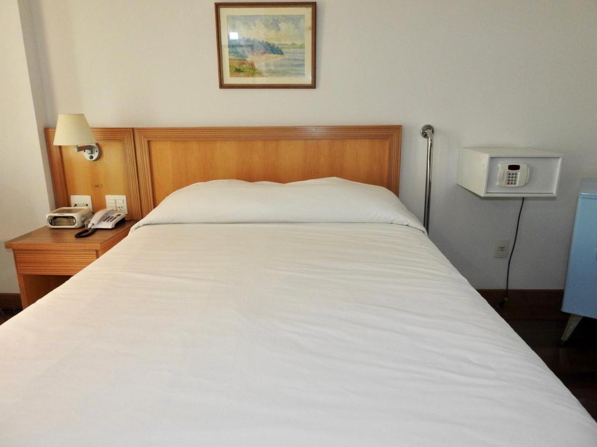 Constantino Hotel E Eventos Жуис-ди-Фора Экстерьер фото A single bed
